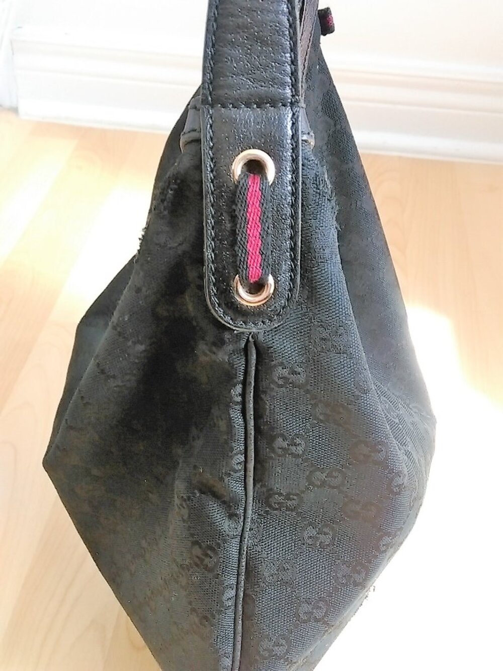 Authentic Gucci Black Hobo Shoulder Bag - Picture 3 of 11